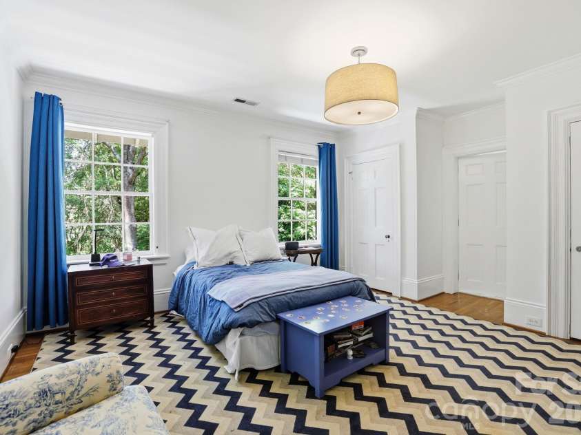 937 Granville Road, Charlotte, NC 28207.  MLS# CAR4380176, YatesRealty ID 23985. 