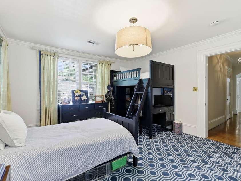 937 Granville Road, Charlotte, NC 28207.  MLS# CAR4380176, YatesRealty ID 23985. 