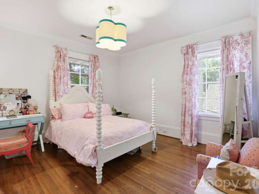 937 Granville Road, Charlotte, NC 28207.  MLS# CAR4380176, YatesRealty ID 23985. 