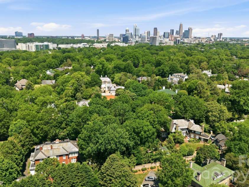 937 Granville Road, Charlotte, NC 28207.  MLS# CAR4380176, YatesRealty ID 23985. 