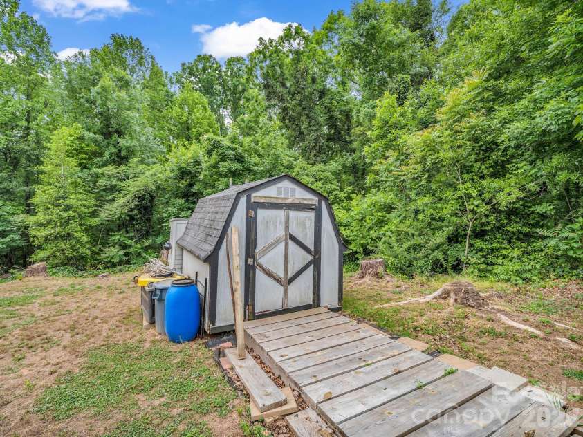 408 Hollis Road, Ellenboro, NC 28040.  MLS# CAR4379157, YatesRealty ID 23986. 