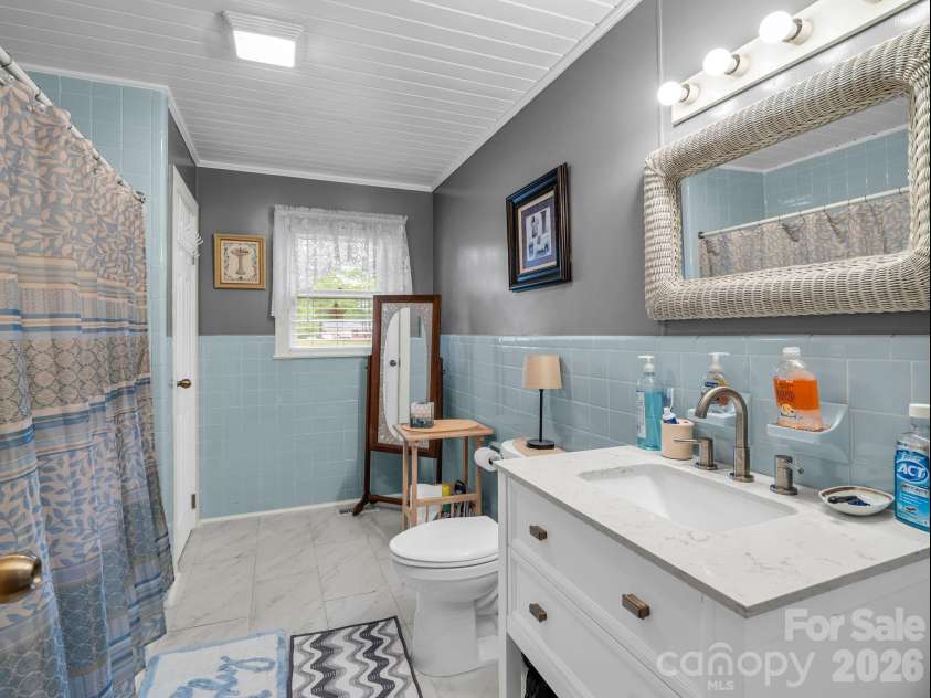 408 Hollis Road, Ellenboro, NC 28040.  MLS# CAR4379157, YatesRealty ID 23986. Hall bath
