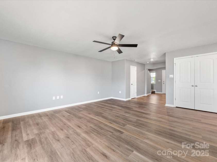 9136 Creedmore Hills Drive, Charlotte, NC 28214.  MLS# CAR4274108, YatesRealty ID 23986. 