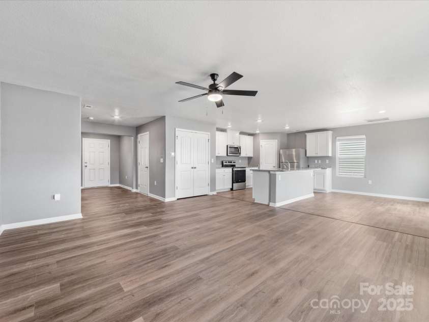 9136 Creedmore Hills Drive, Charlotte, NC 28214.  MLS# CAR4274108, YatesRealty ID 23986. 