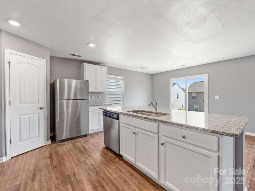 9136 Creedmore Hills Drive, Charlotte, NC 28214.  MLS# CAR4274108, YatesRealty ID 23986. 