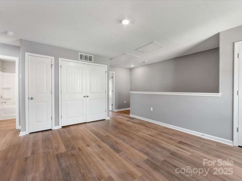 9136 Creedmore Hills Drive, Charlotte, NC 28214.  MLS# CAR4274108, YatesRealty ID 23986. 