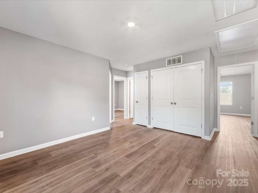 9136 Creedmore Hills Drive, Charlotte, NC 28214.  MLS# CAR4274108, YatesRealty ID 23986. 