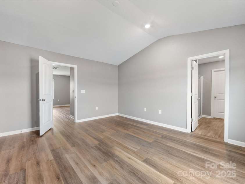 9136 Creedmore Hills Drive, Charlotte, NC 28214.  MLS# CAR4274108, YatesRealty ID 23986. 