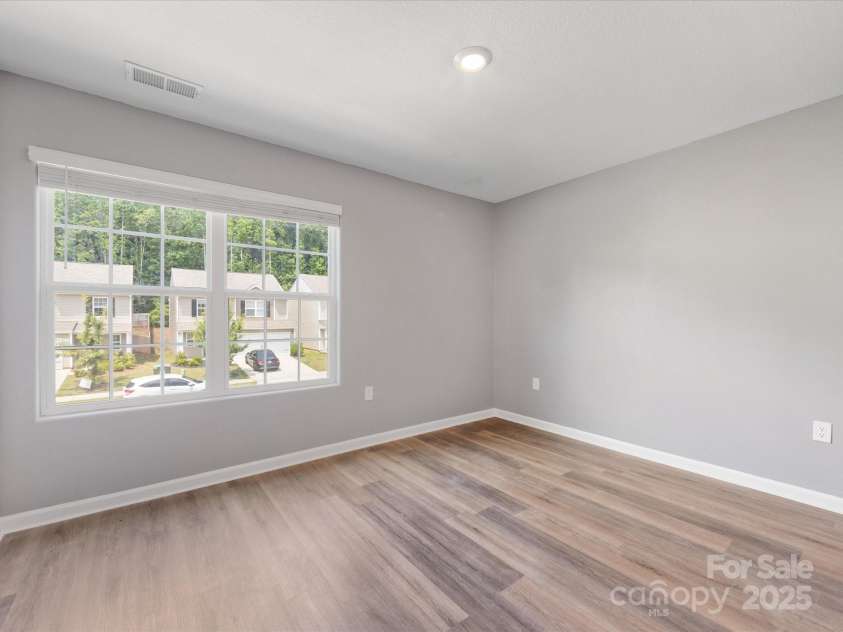 9136 Creedmore Hills Drive, Charlotte, NC 28214.  MLS# CAR4274108, YatesRealty ID 23986. 