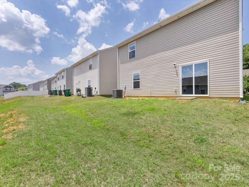 9136 Creedmore Hills Drive, Charlotte, NC 28214.  MLS# CAR4274108, YatesRealty ID 23986. 