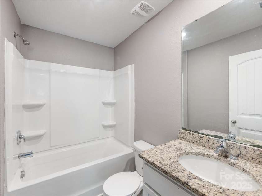 9136 Creedmore Hills Drive, Charlotte, NC 28214.  MLS# CAR4274108, YatesRealty ID 23986. Bathroom