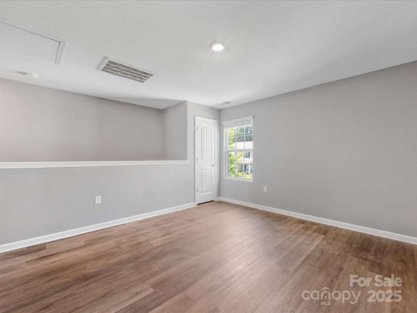 9136 Creedmore Hills Drive, Charlotte, NC 28214.  MLS# CAR4274108, YatesRealty ID 23986. Loft