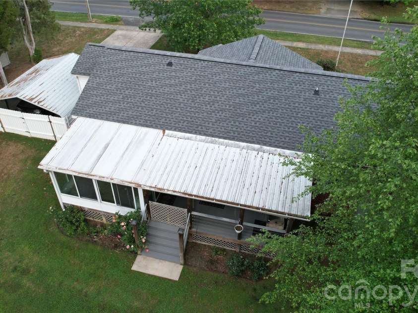 204 Clinton Avenue, Clover, SC 29710.  MLS# CAR4376865, YatesRealty ID 23987. 