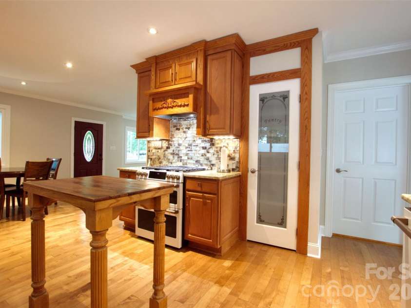 204 Clinton Avenue, Clover, SC 29710.  MLS# CAR4376865, YatesRealty ID 23987. Kitchen w/Pantry