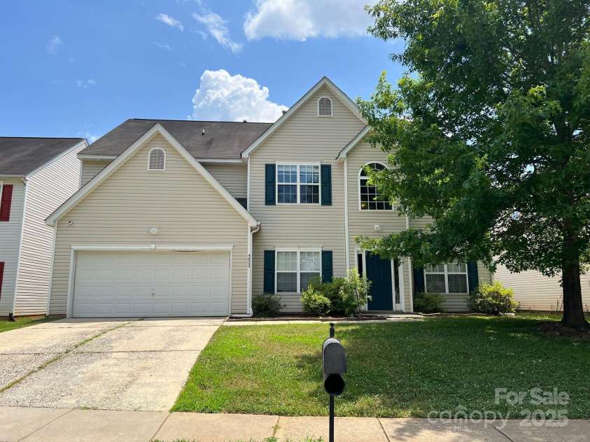3022 Hendricks Chapel Lane, Charlotte, NC 28216.  MLS# CAR4276109, YatesRealty ID 23989. 