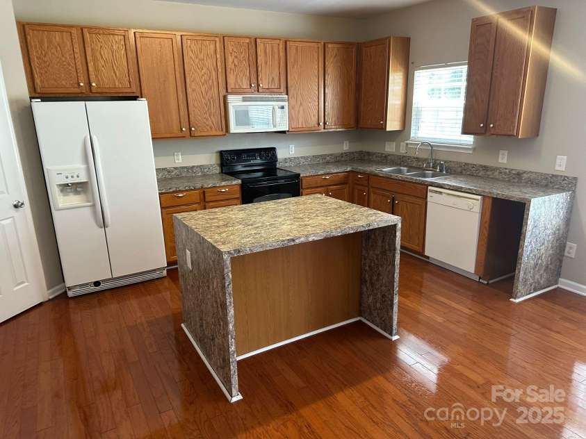 3022 Hendricks Chapel Lane, Charlotte, NC 28216.  MLS# CAR4276109, YatesRealty ID 23989. 