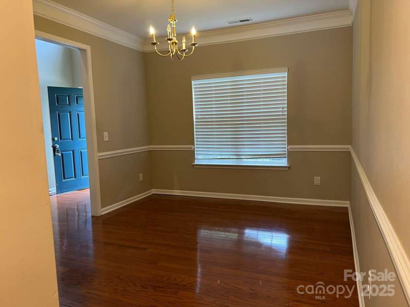 3022 Hendricks Chapel Lane, Charlotte, NC 28216.  MLS# CAR4276109, YatesRealty ID 23989. 