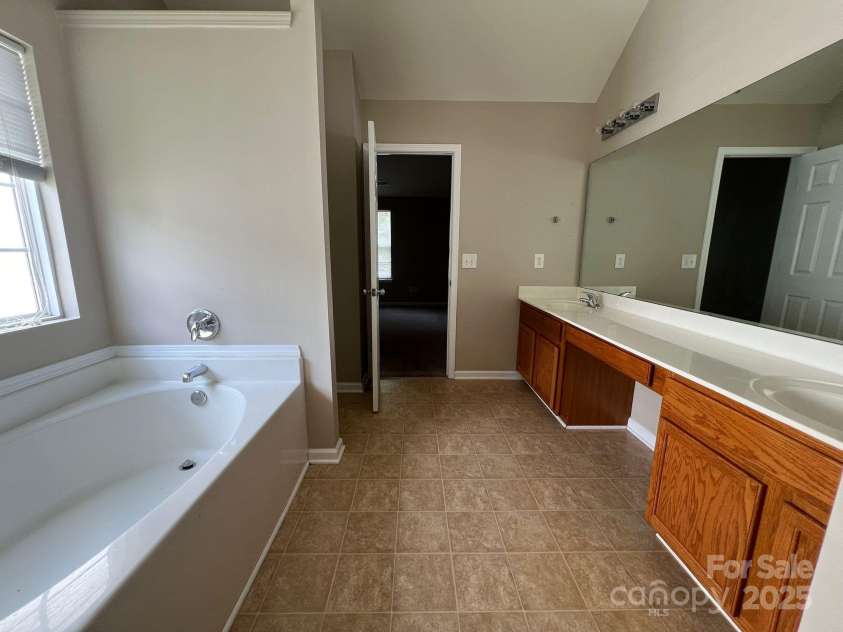 3022 Hendricks Chapel Lane, Charlotte, NC 28216.  MLS# CAR4276109, YatesRealty ID 23989. 