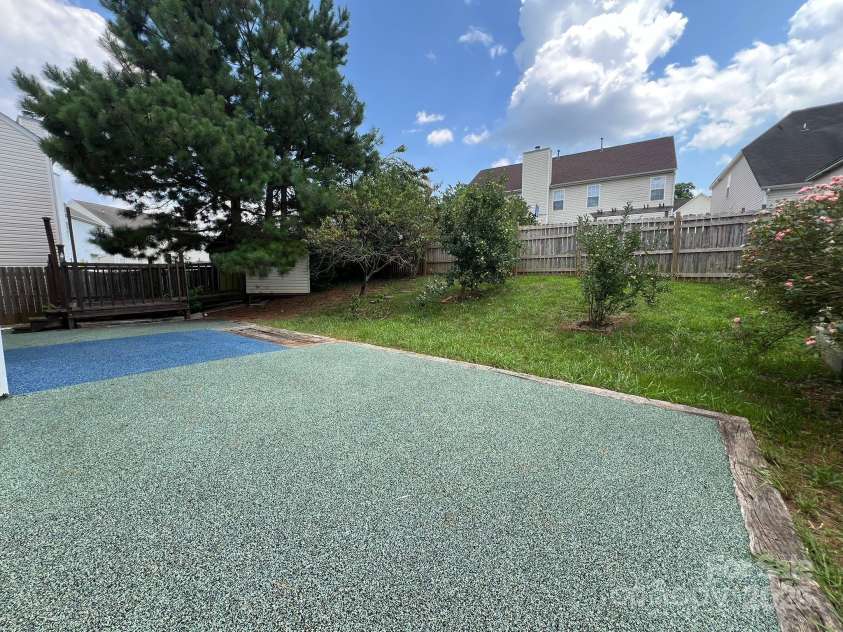 3022 Hendricks Chapel Lane, Charlotte, NC 28216.  MLS# CAR4276109, YatesRealty ID 23989. 