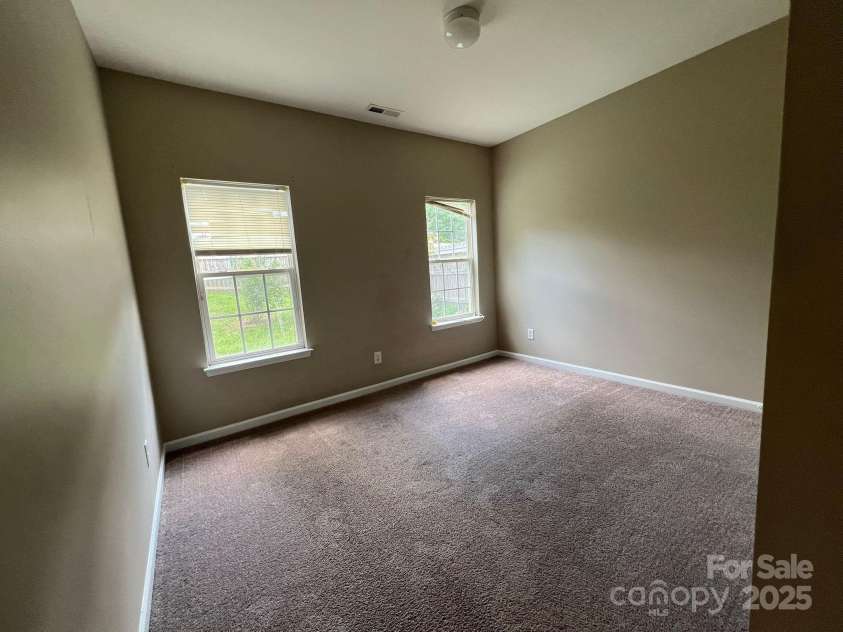 3022 Hendricks Chapel Lane, Charlotte, NC 28216.  MLS# CAR4276109, YatesRealty ID 23989. 