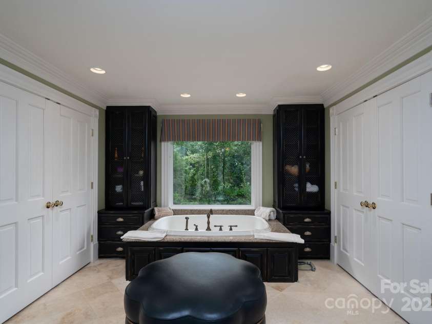 139 Deerfield Lane, New London, NC 28127.  MLS# CAR4295568, YatesRealty ID 2399. Primary Bath