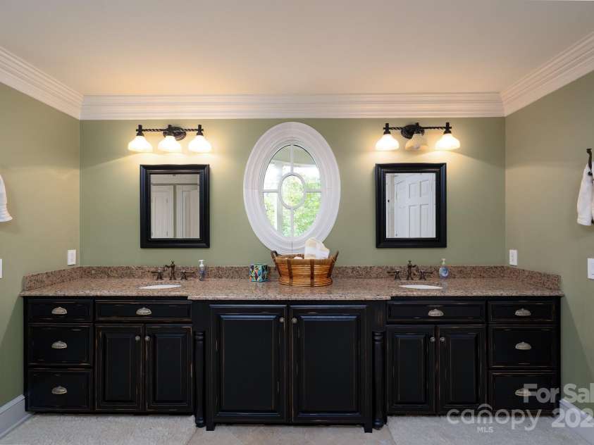 139 Deerfield Lane, New London, NC 28127.  MLS# CAR4295568, YatesRealty ID 2399. Primary Bath