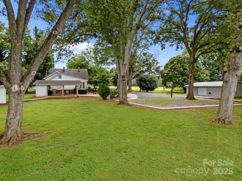 8900 Old Concord Road, Salisbury, NC 28146.  MLS# CAR4295325, YatesRealty ID 2399. 