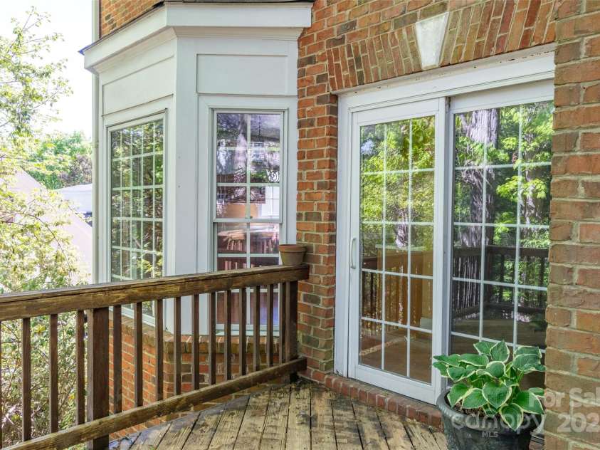 19113 Southport Drive, Cornelius, NC 28031.  MLS# CAR4242642, YatesRealty ID 23990. 