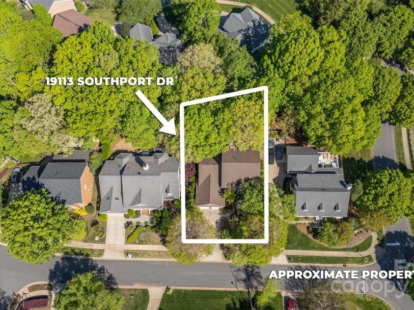 19113 Southport Drive, Cornelius, NC 28031.  MLS# CAR4242642, YatesRealty ID 23990. Beautiful Jetton Cove --excellent 28.