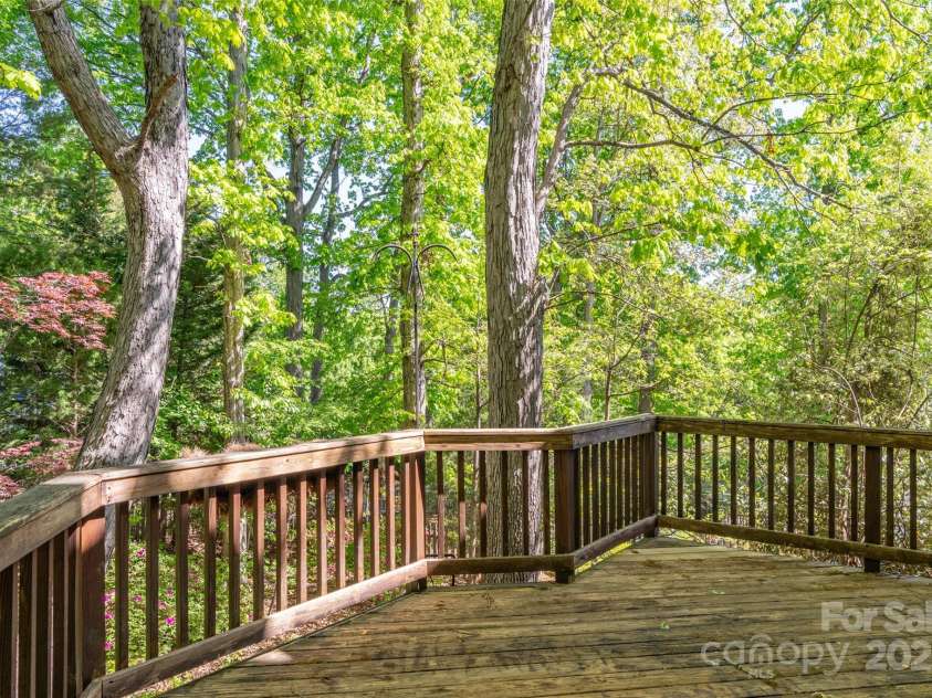 19113 Southport Drive, Cornelius, NC 28031.  MLS# CAR4242642, YatesRealty ID 23990. Deck off kitchen