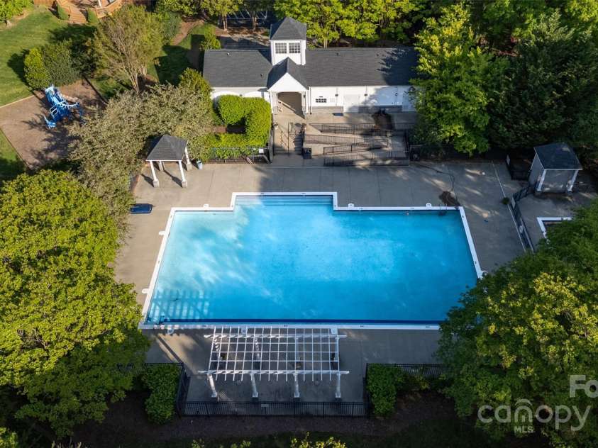 19113 Southport Drive, Cornelius, NC 28031.  MLS# CAR4242642, YatesRealty ID 23990. Jetton Cove Neighborhood Pool