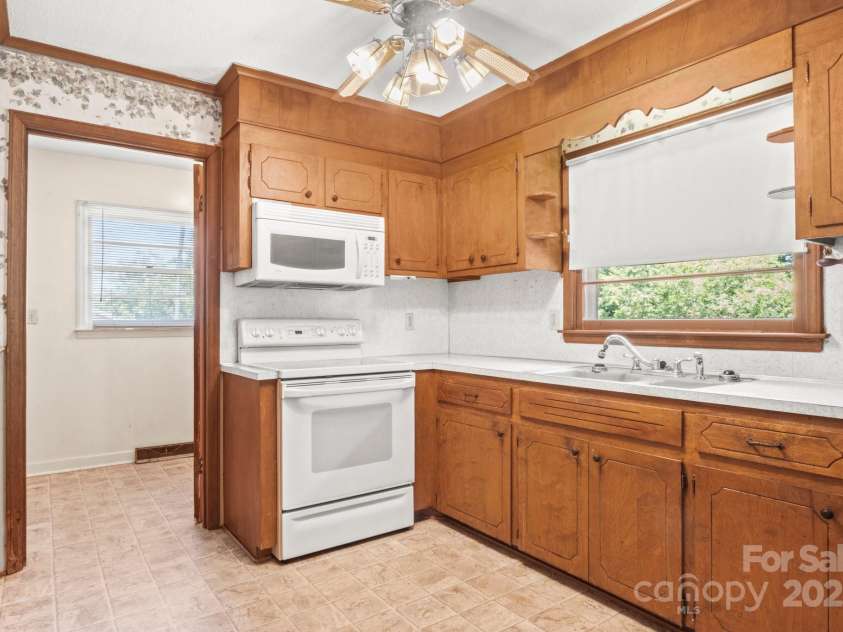 128 Howie Street, Mount Holly, NC 28120.  MLS# CAR4272463, YatesRealty ID 23991. Kitchen