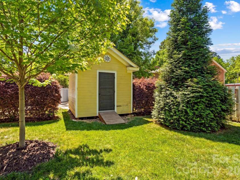 801 Fulton Street, Salisbury, NC 28144.  MLS# CAR4373956, YatesRealty ID 23991. 