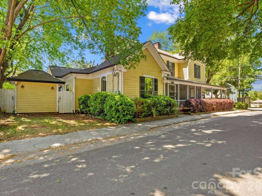 801 Fulton Street, Salisbury, NC 28144.  MLS# CAR4373956, YatesRealty ID 23991. 