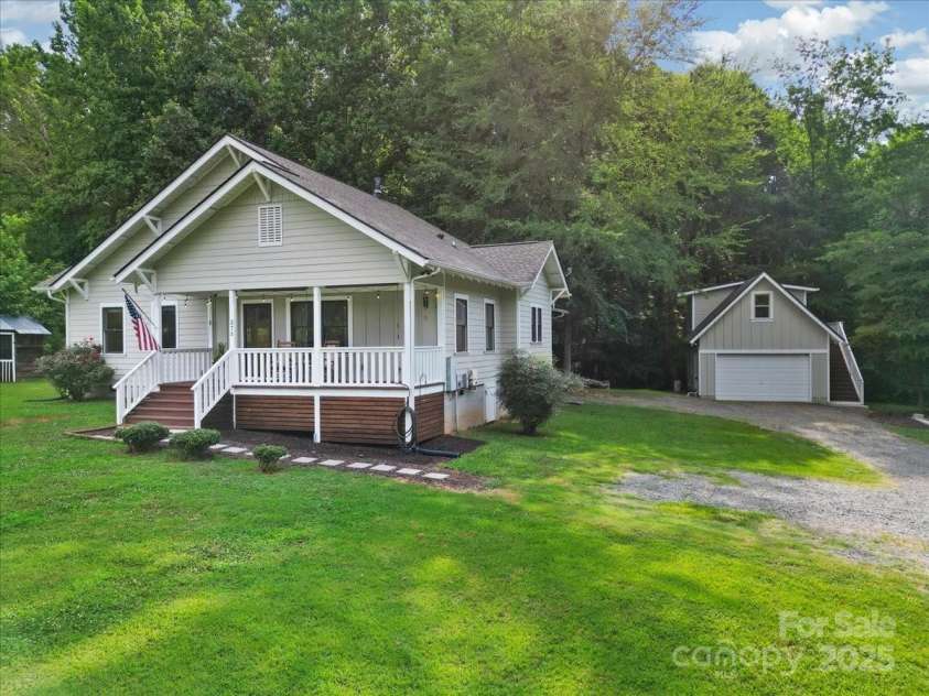 275 Haynes Drive, Salisbury, NC 28146.  MLS# CAR4277763, YatesRealty ID 23992. 