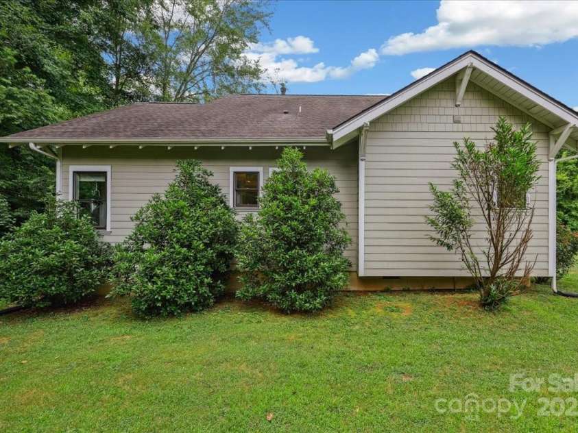 275 Haynes Drive, Salisbury, NC 28146.  MLS# CAR4277763, YatesRealty ID 23992. 