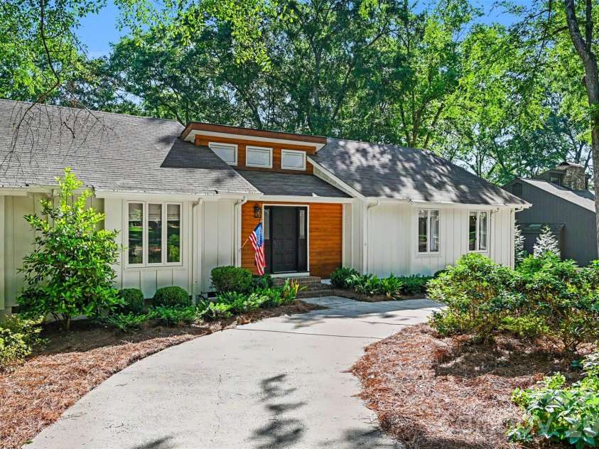 5500 Mcalpine Farm Road, Charlotte, NC 28226.  MLS# CAR4378170, YatesRealty ID 23992. 