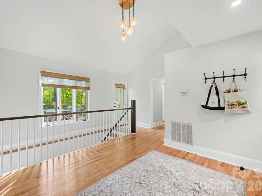 5500 Mcalpine Farm Road, Charlotte, NC 28226.  MLS# CAR4378170, YatesRealty ID 23992. 