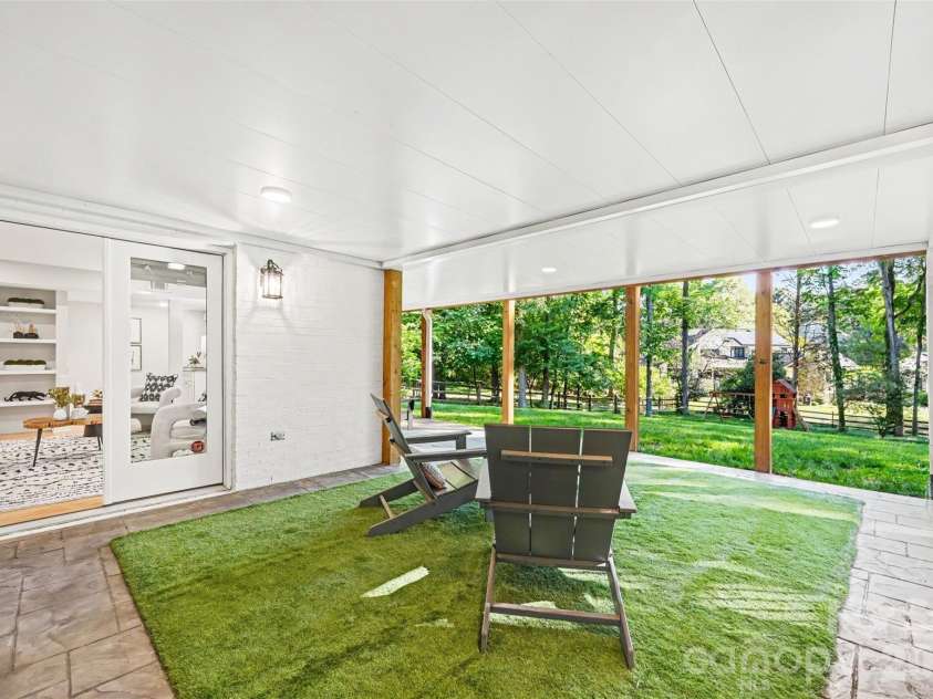 5500 Mcalpine Farm Road, Charlotte, NC 28226.  MLS# CAR4378170, YatesRealty ID 23992. Basement walk out 