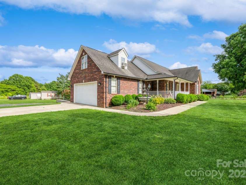 8520 Wright Road, Kannapolis, NC 28081.  MLS# CAR4256956, YatesRealty ID 23994. 