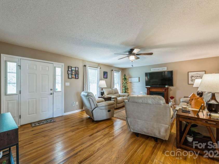 8520 Wright Road, Kannapolis, NC 28081.  MLS# CAR4256956, YatesRealty ID 23994. 