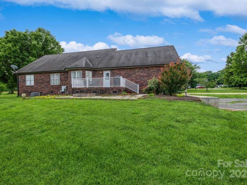 8520 Wright Road, Kannapolis, NC 28081.  MLS# CAR4256956, YatesRealty ID 23994. 