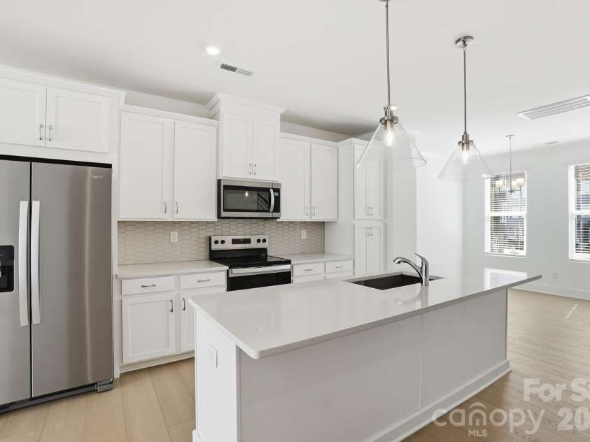 1135 Kokomo Lane, Charlotte, NC 28206.  MLS# CAR4377217, YatesRealty ID 23995. 