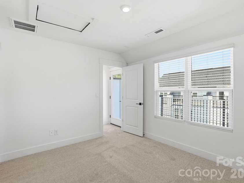 1135 Kokomo Lane, Charlotte, NC 28206.  MLS# CAR4377217, YatesRealty ID 23995. Fourth Floor Guest Suite