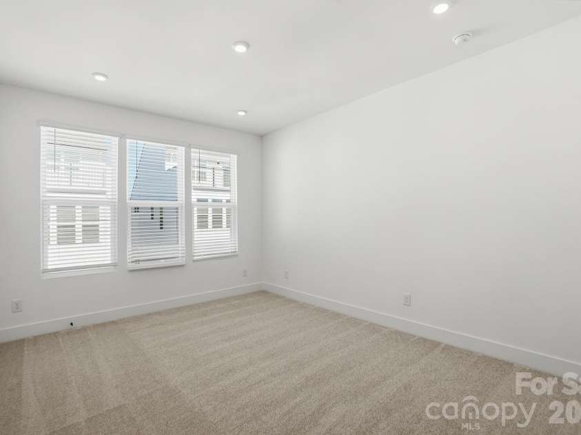 1135 Kokomo Lane, Charlotte, NC 28206.  MLS# CAR4377217, YatesRealty ID 23995. Owners Suite