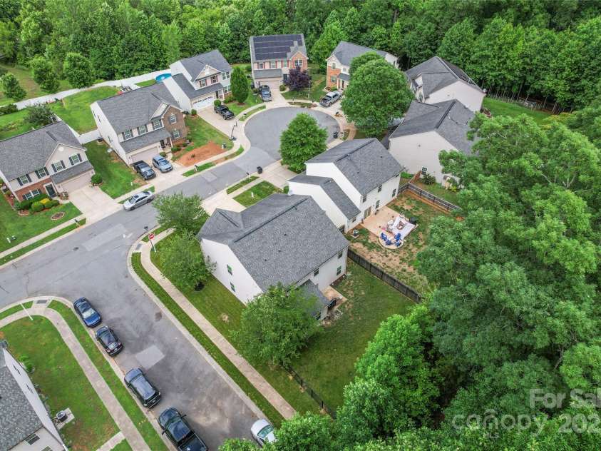 16615 Crimson Sargent Drive, Charlotte, NC 28213.  MLS# CAR4257903, YatesRealty ID 23996. 