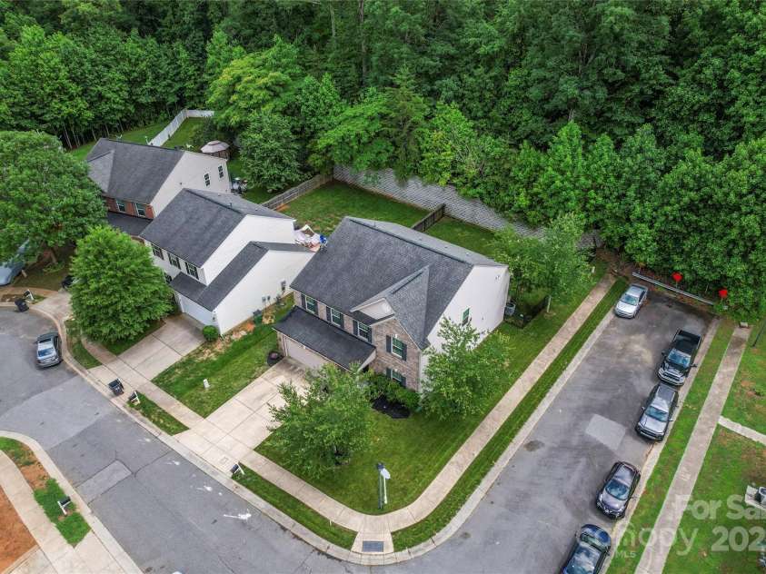 16615 Crimson Sargent Drive, Charlotte, NC 28213.  MLS# CAR4257903, YatesRealty ID 23996. 