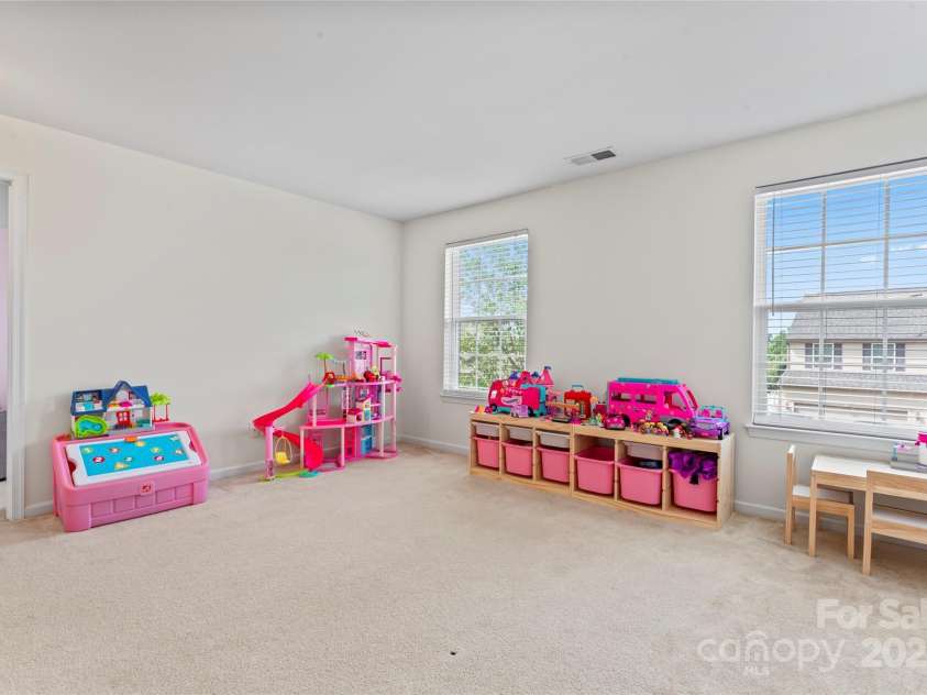 16615 Crimson Sargent Drive, Charlotte, NC 28213.  MLS# CAR4257903, YatesRealty ID 23996. Bonus Room 