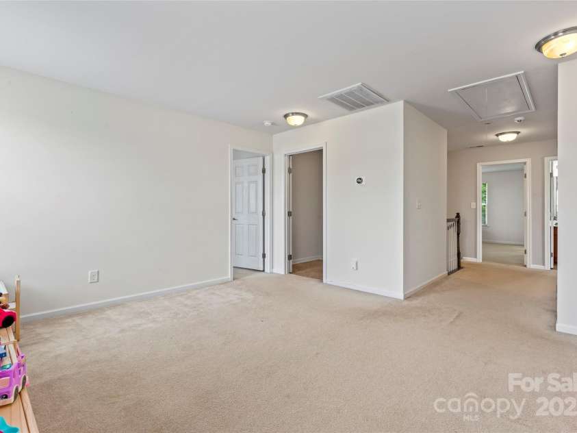 16615 Crimson Sargent Drive, Charlotte, NC 28213.  MLS# CAR4257903, YatesRealty ID 23996. Bonus Room 