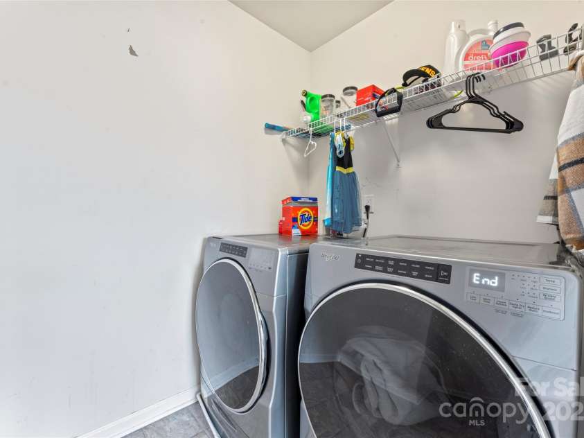 16615 Crimson Sargent Drive, Charlotte, NC 28213.  MLS# CAR4257903, YatesRealty ID 23996. Laundry room